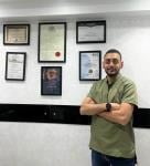 زميل كلية الجراحين الملكية بانجلترا و عضو الجمعية المصرية لزراعة الاسنان