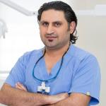 اخصائي زراعة وجراحة الأسنان