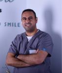 اخصائي طب الفم و تجميل الاسنان