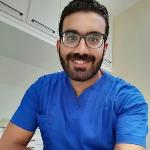اخصائي تركيبات و تجميل الأسنان و علاجات الجذور و الحشوات التجميليه
