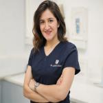 اخصائية طب الفم والاسنان  
