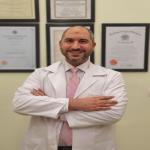 استاذ و استشاري الليزك و جراحات العيون بكليه الطب - جامعة عين شمس