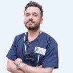 اخصائي في علاج الجذور 