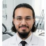 اخصائي طب و جراحة الفم و تجميل و زراعة الاسنان