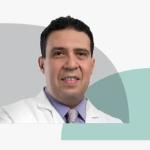 أستاذ جراحة العظام بكلية الطب - جامعة عين شمس 