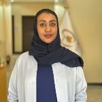 إخصائية طب الأسنان 