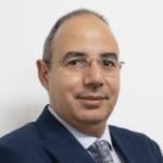 استشارى جراحة المخ والاعصاب و العمود الفقرى.