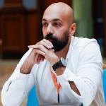 أخصائي طب و جراحة العيون 