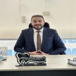 اخصائي جراحات اللثه وزراعه الاسنان