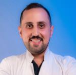 احجز الان مع أحمد زهير الشواف إخصائي طب الأسنان في الوادي إخصائي طب الأسنان