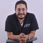 اخصائي طب الفم و تجميل الاسنان
