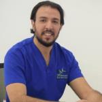 استشاري طب الفم و تجميل الأسنان - جامعة القاهرة 