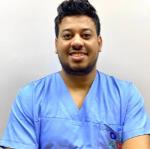 اخصائي طب الفم و تجميل الأسنان