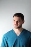 دكتور احمد الدريني أخصائي طب الفم و تقويم و تجميل الأسنان