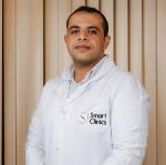 ممارس علاج طبيعى