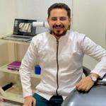 اخصائي طب وجراحة الفم وتجميل الاسنان