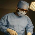 احجز الان مع علي أحمد اخصائي جراحة التجميل وتجميل الانف في الدقي والمهندسين اخصائي جراحة التجميل وتجميل الانف