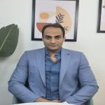 استشاري أمراض الباطنة و الجهاز الهضمى و الكبد و المناظير